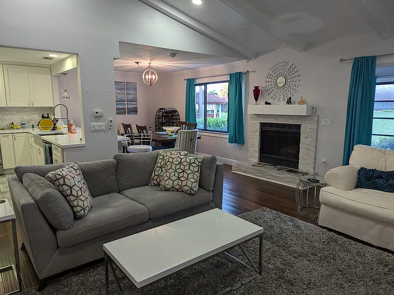 723 Sorrento Inlt — Photo 3