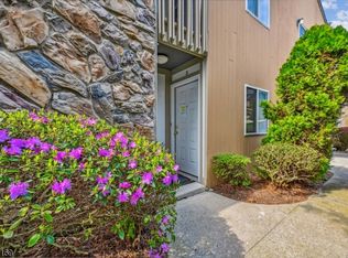 2 Larkin Cir, West Orange, NJ 07052