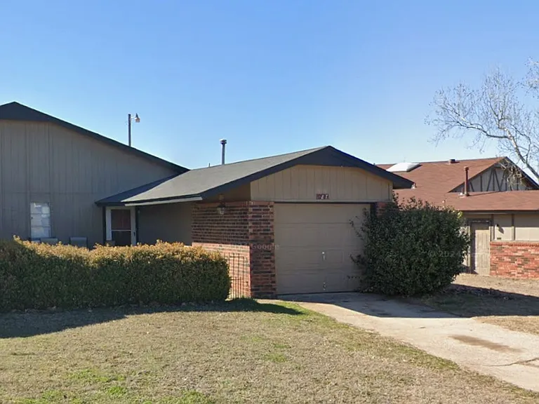 8217 S Klein Ave — Photo 1