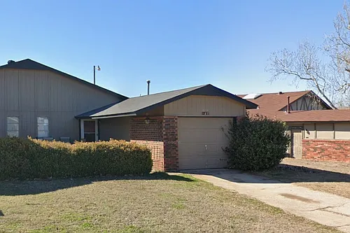 8217 S Klein Ave Photo 1