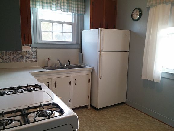 3rd image of 3401 Bellevue Ave