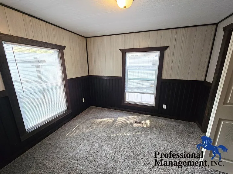 1620 Valley Dr — Photo 5