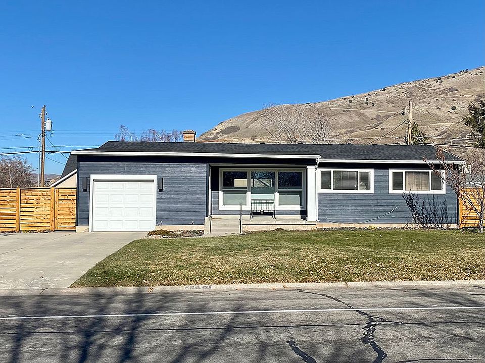 1st image of 3181 E Louise Ave