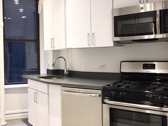 3rd image of 166 W 72nd St APT 5A