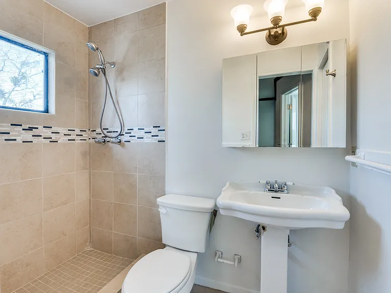 14423 Sunrose Ln — Photo 15