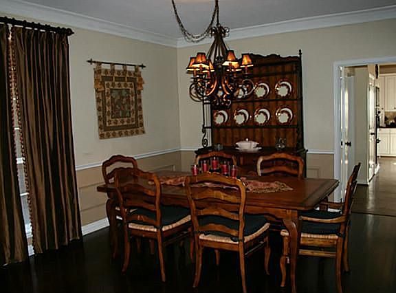 4th image of 934 Midland Creek Dr