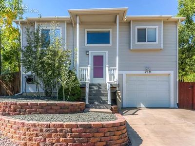 719 W Monument St, Colorado Springs, CO, 80905