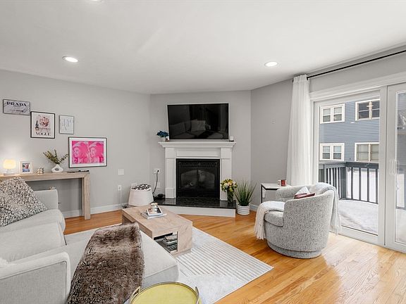 4th image of 21 Oak Leaf Way #21