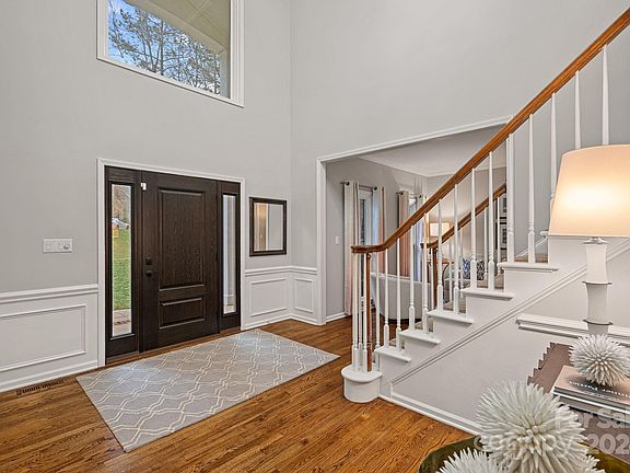 2nd image of 165 Wynward Ln