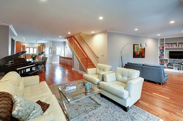 1st image of 1005-07 N Orianna St