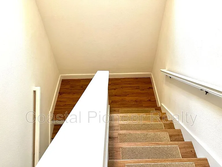 1738 W Spruce St — Photo 21