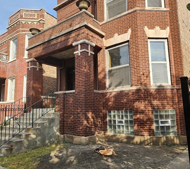 2nd image of 6217 S Rockwell St