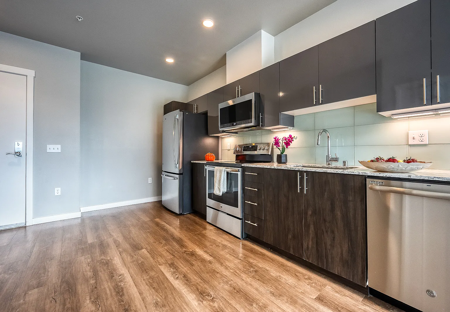 1085 103rd Ave NE - 511 — Photo 4