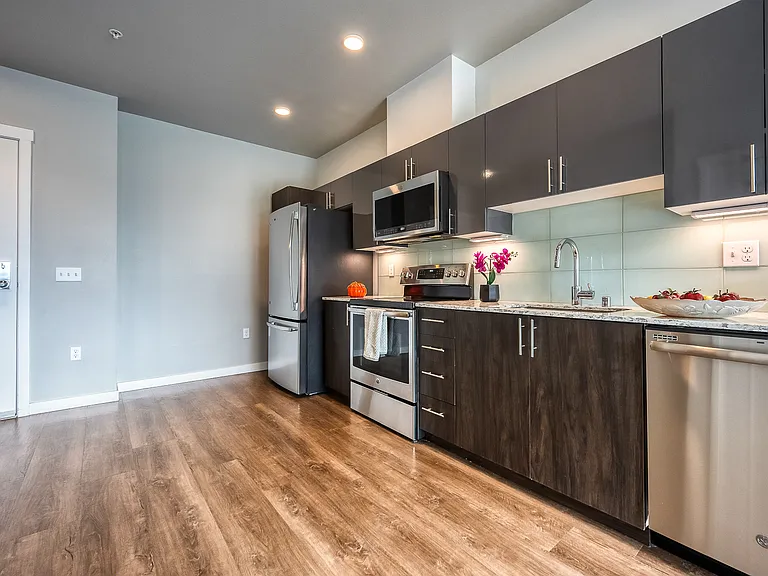 1085 103rd Ave NE #511 — Photo 4