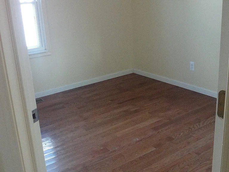 21328 La Salle Blvd — Photo 7