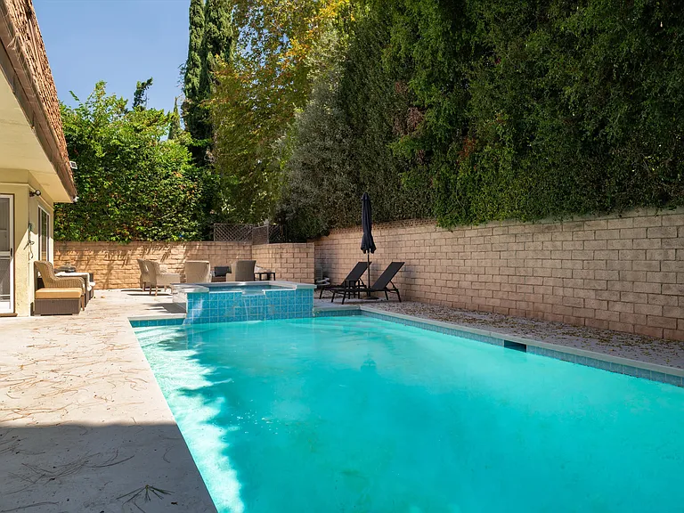 5400 Nagle Ave — Photo 34