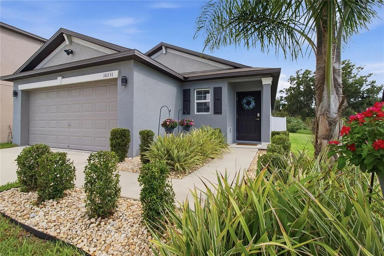 3 bed, 2.0 bath, 1451 sqft, $2,250 — Photo 1