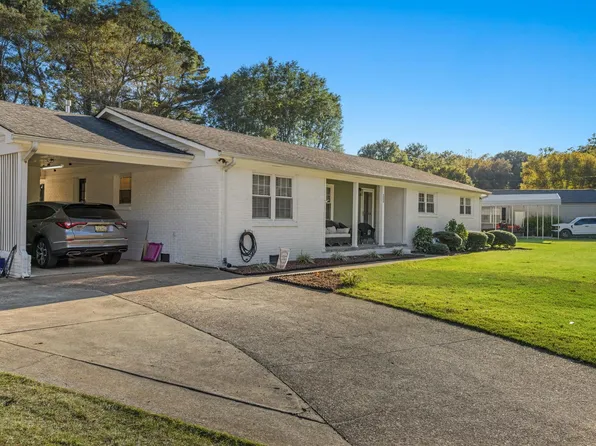 233 Meadow Hill Rd, Sheffield, AL 35660