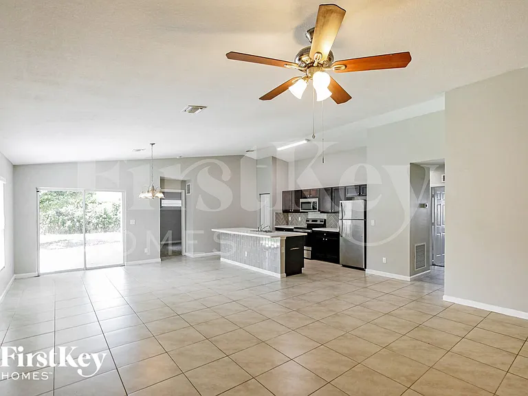 1351 SW Amboy Ave — Photo 3