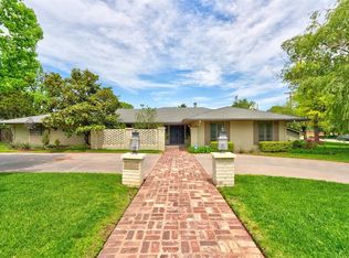 1701 Coventry Ln, Nichols Hills, OK 73120