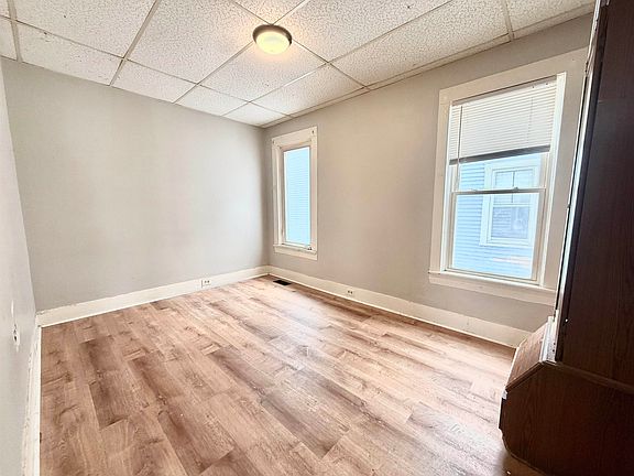 5th image of 38 Baxter Street