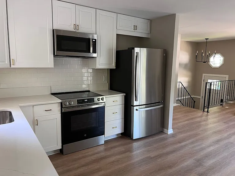 519 Kenmore Rd — Photo 9