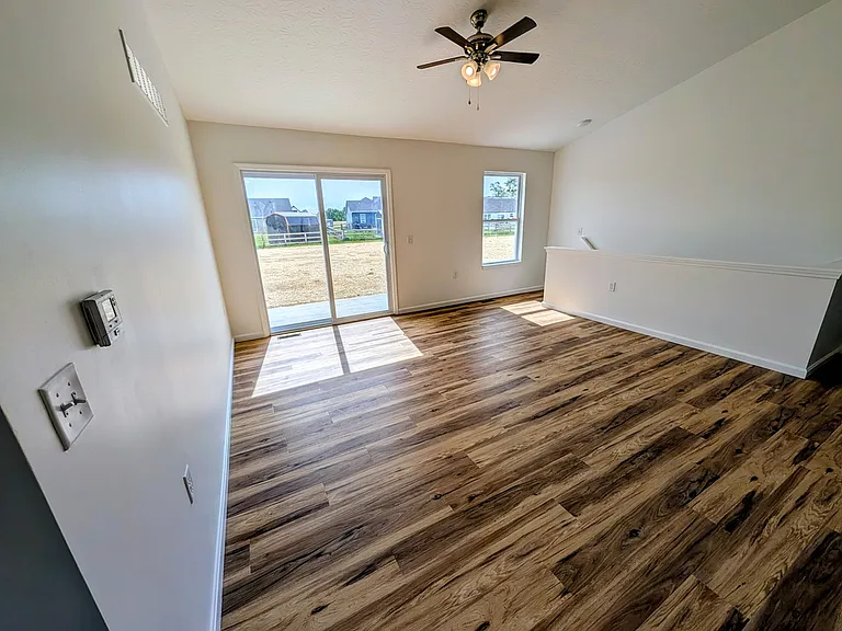 128 Kelly Dr — Photo 5