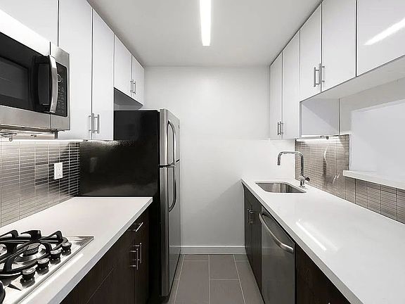 5th image of 184 Lexington Ave APT 14E