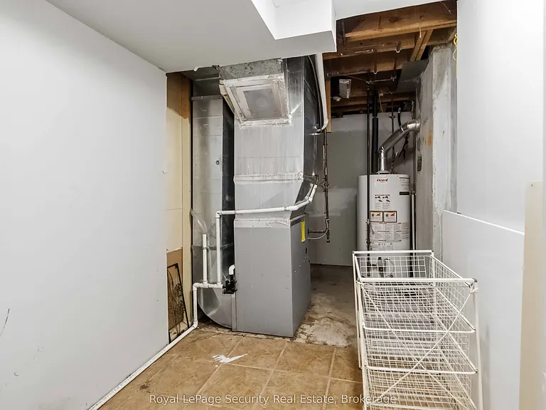 3372 Fellmore Dr #BASEMENT — Photo 32