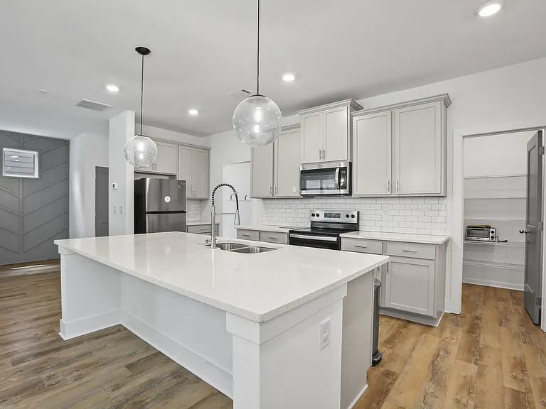3411 Adler Trl — Photo 12