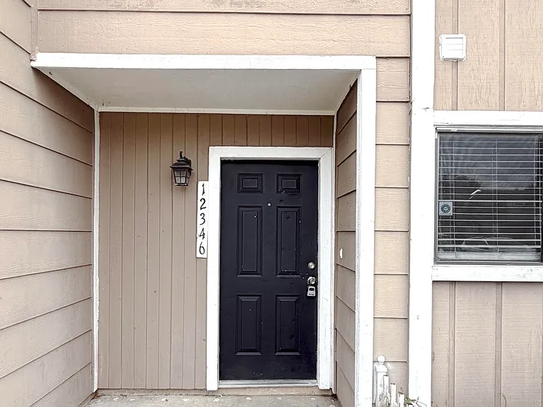 12346 Fox Hound Ct — Photo 1