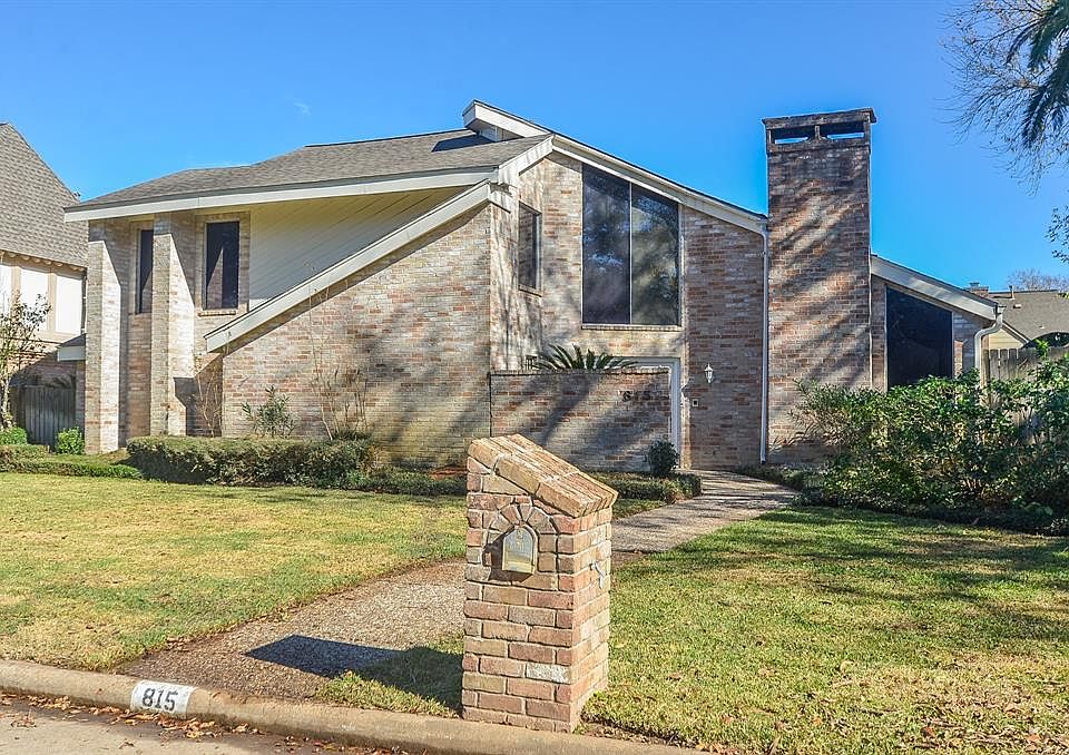 1st image of 815 Daria Dr
