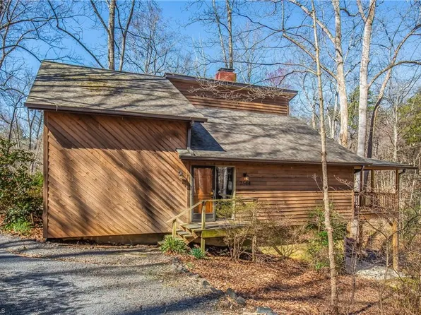 2544 Holly Ridge Rd, Yadkinville, NC 27055