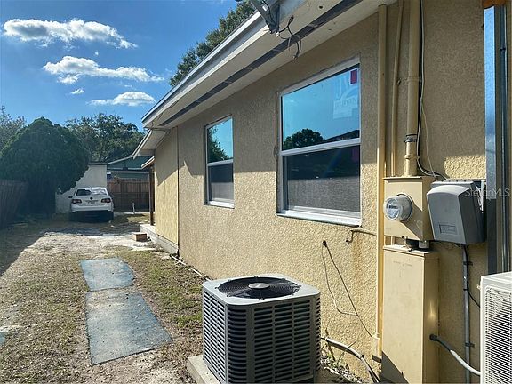 3rd image of 7008 N Thatcher Ave