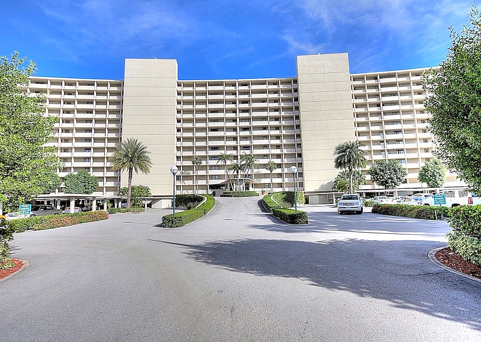 1st image of 122 Lakeshore Dr #8320