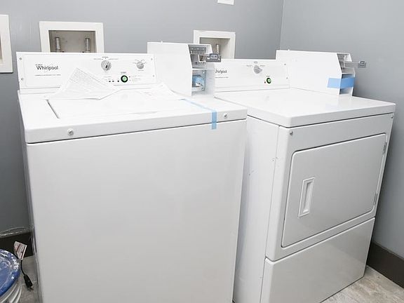 3rd image of 308 Jefferson St APT 1B