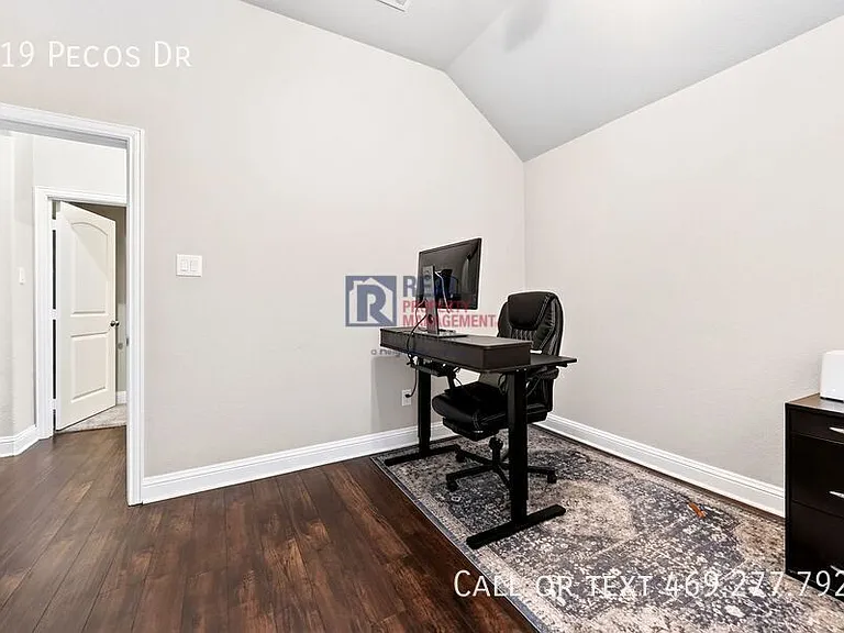 319 Pecos Dr — Photo 27
