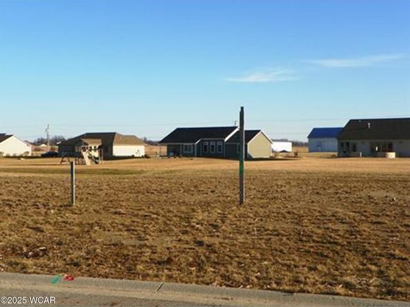 207 Greystone Ln, Anna, OH 45302