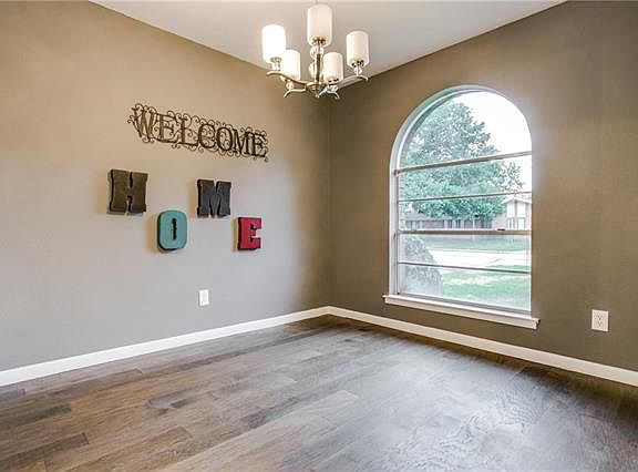 3rd image of 6332 Tosca Dr