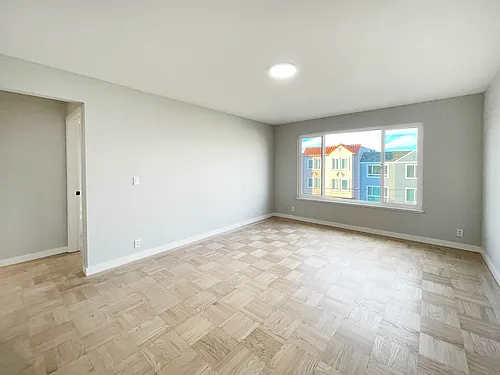 2421 Judah St #4 Photo 1