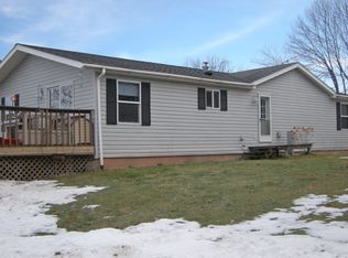 N10604 Jannusch Rd, Clintonville, WI 54929