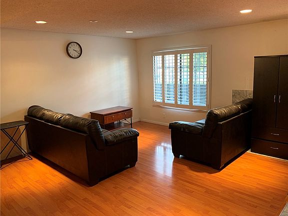 3rd image of 26 S Chapel Ave APT B