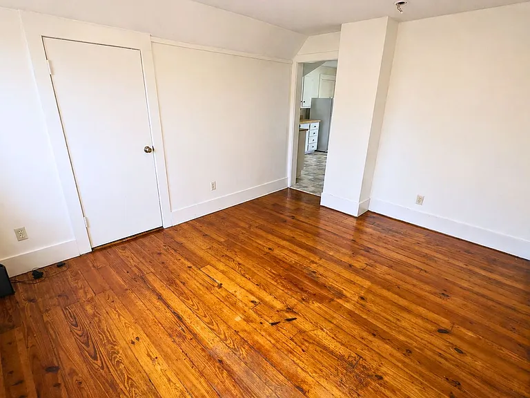 14 Parker Ave — Photo 4