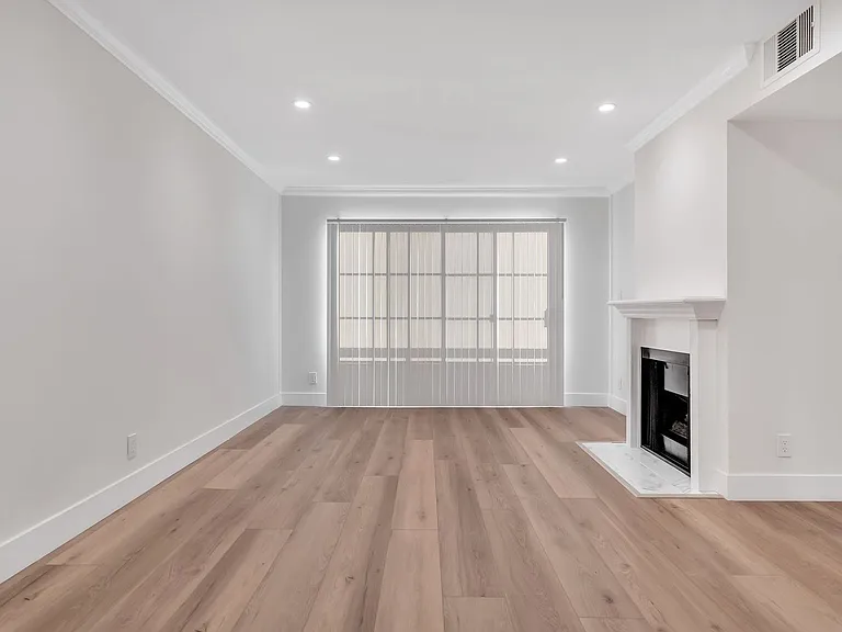 1520 N Vista St #203 — Photo 9