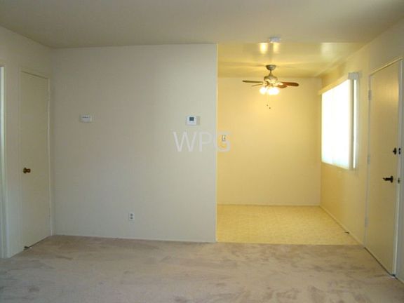 4th image of 935 Castlewood Dr APT 2