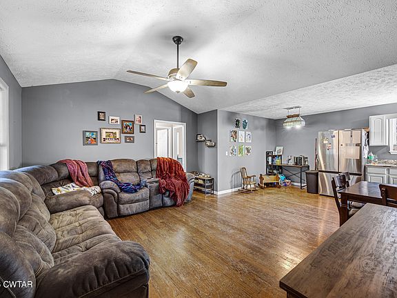 2nd image of 392 Howley Ln