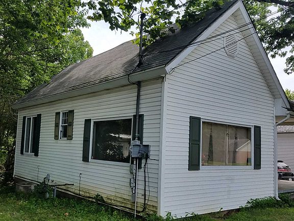 3rd image of 413 N Lincoln Ave