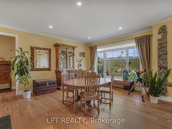 5th image of 972 Aberdeen Rd E