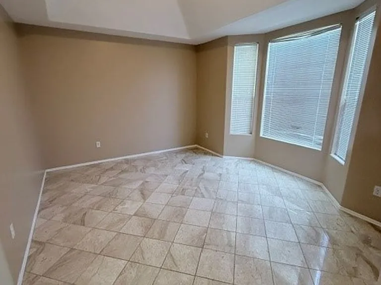 5009 Glacier Canyon Ct — Photo 7