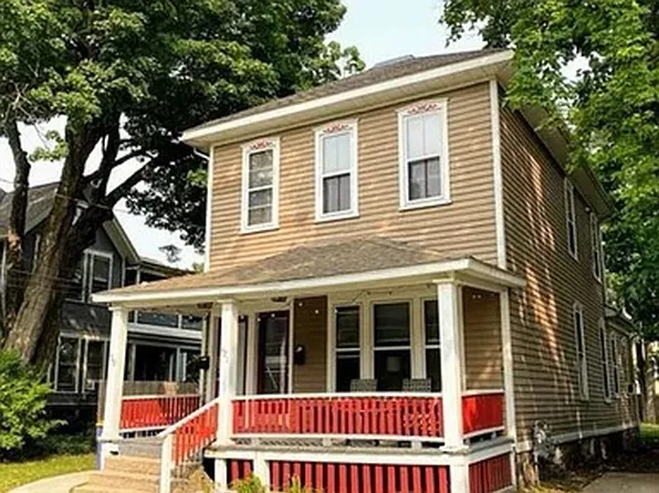 469 Crescent St NE, Grand Rapids, MI 49503